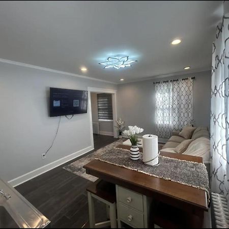 Private Suite In Huntington Station Екстериор снимка