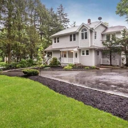 Private Suite In Huntington Station Екстериор снимка