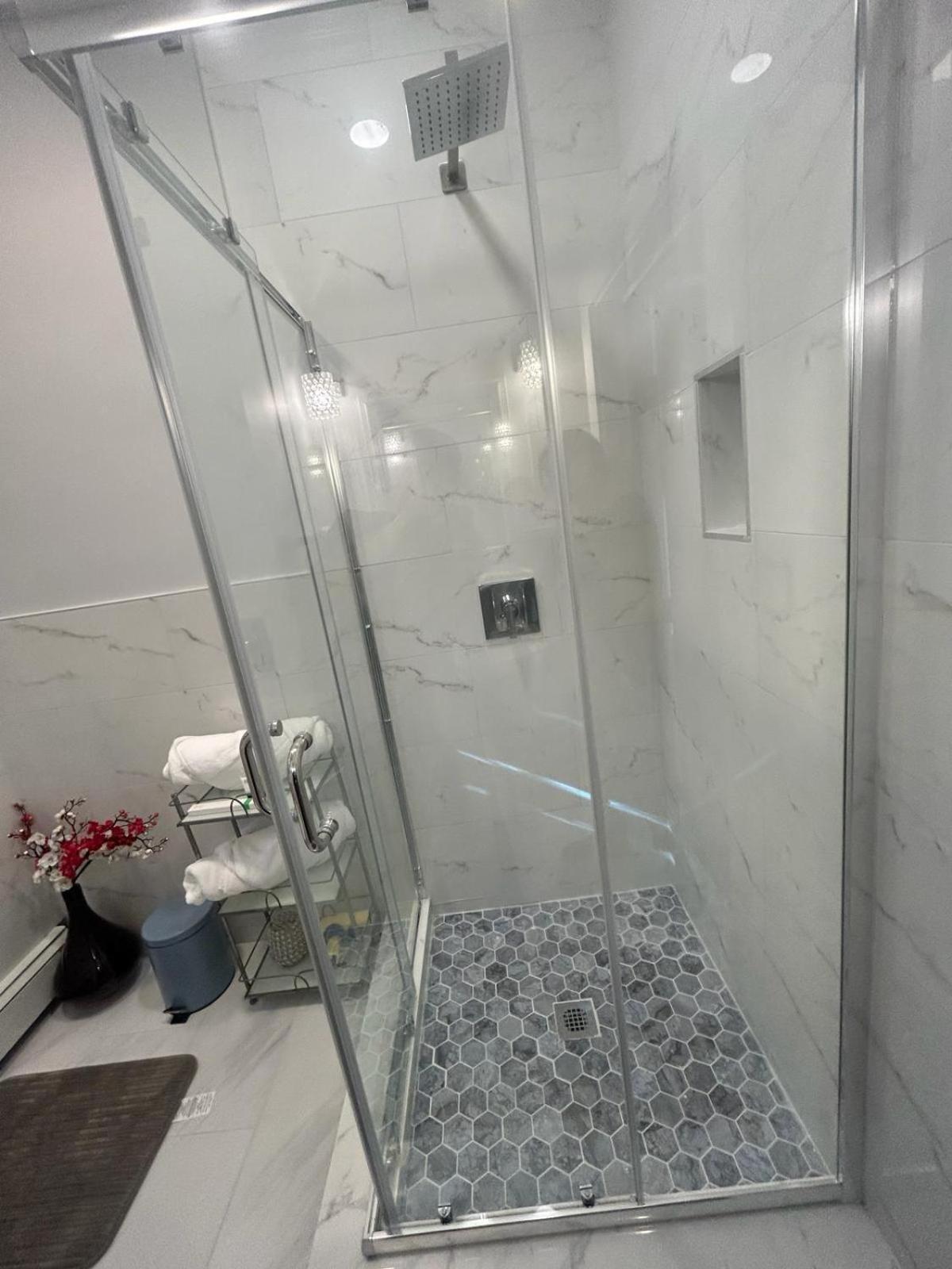 Private Suite In Huntington Station Екстериор снимка