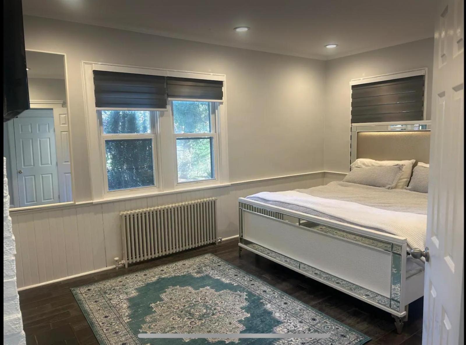 Private Suite In Huntington Station Екстериор снимка