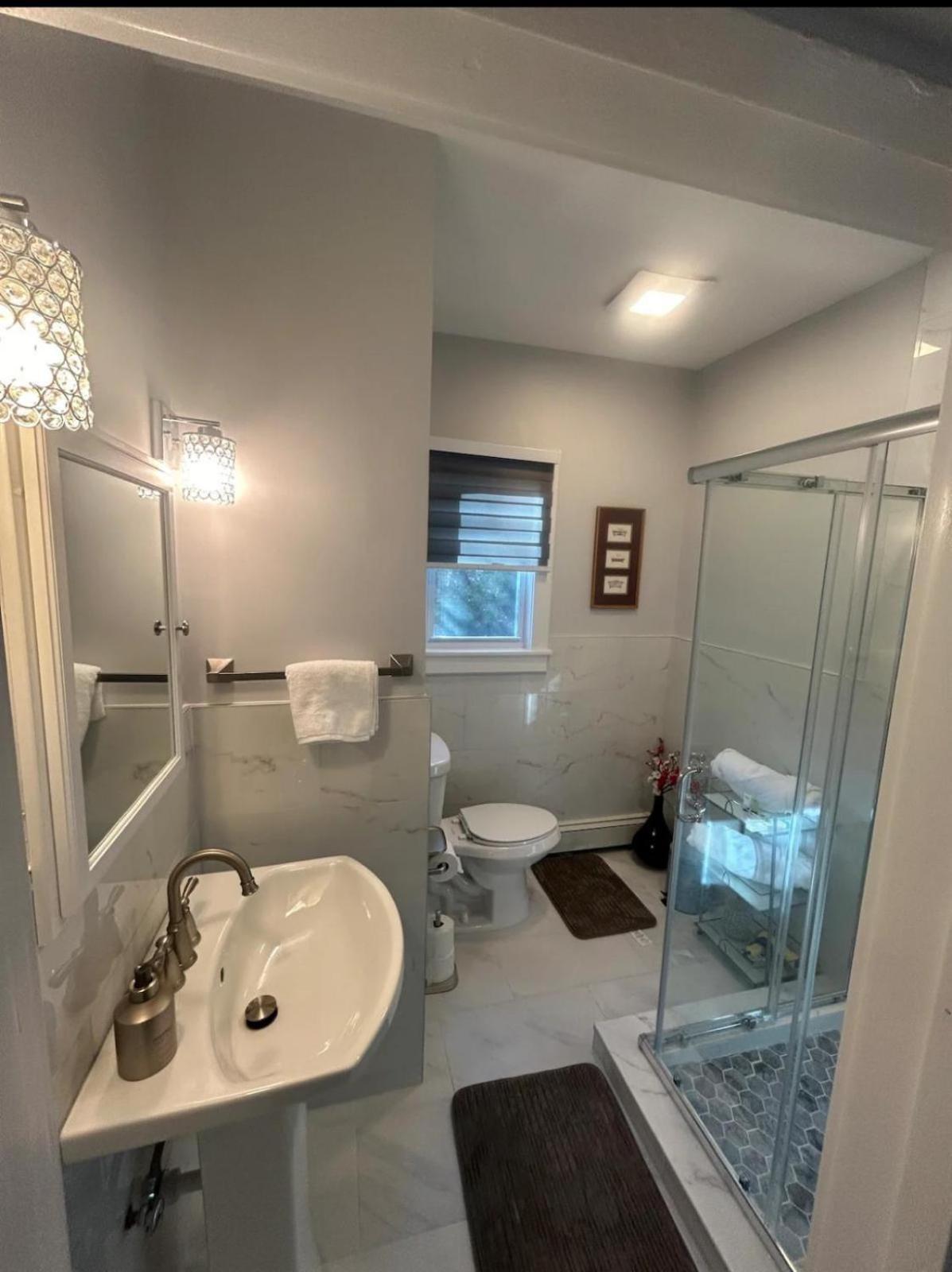 Private Suite In Huntington Station Екстериор снимка