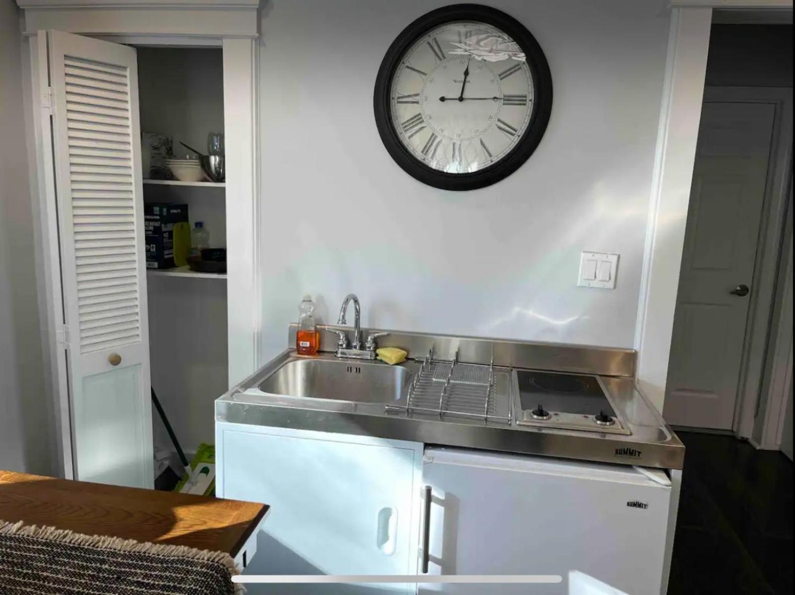 Private Suite In Huntington Station Екстериор снимка
